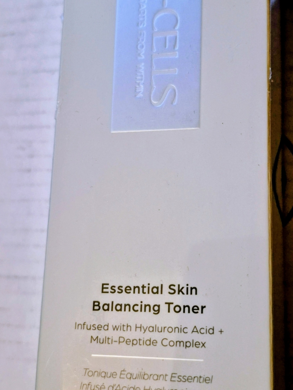 Essential Skin Balancing Toner - White - Picture 2 of 4